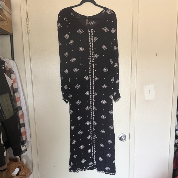 Free People Dresses & Skirts - Free People M Black Maxi Dress with White Geometric & Floral Print